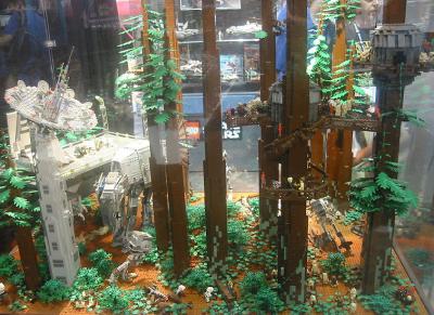 u26/adlerz/medium/31696073.comic_con_thursday_25.jpg
