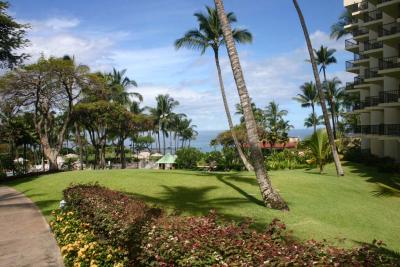 Renaissance Wailea grounds