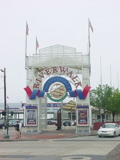 RiverwalkArch.jpg