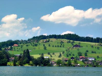 u26/azia/medium/19289938.HillsideView.jpg