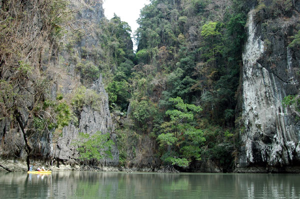Secret Lagoon reached through the sea cave, Ko Phanak (N08 11 29/E098 29 23)