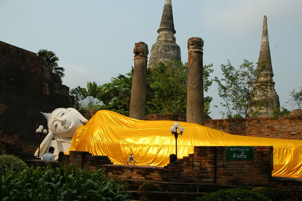 Reclining Buddha, Wat Yai Chai Mongkon