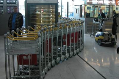 Snaking luggage carts