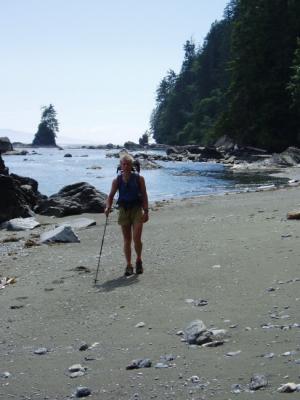 u26/briansolar1/medium/31743896.westcoasttrailthebeachwalkingstarts.jpg