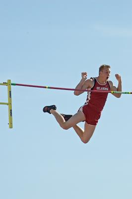 u26/catalyst/medium/43565985.OUpolevault.jpg