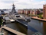 21 MAY 05 USS WISCONSIN IN DOWNTOWN NORFOLK