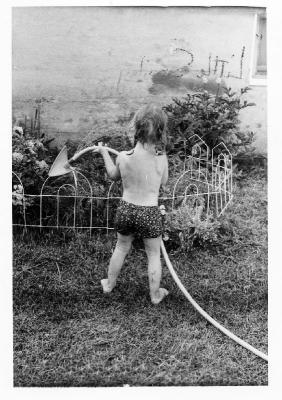 u26/cokids/medium/19258234.Apq0005Gardener.jpg