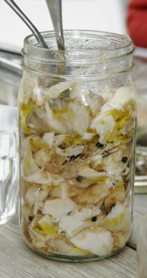 Hen of Woods pickled with garlic2041.jpg