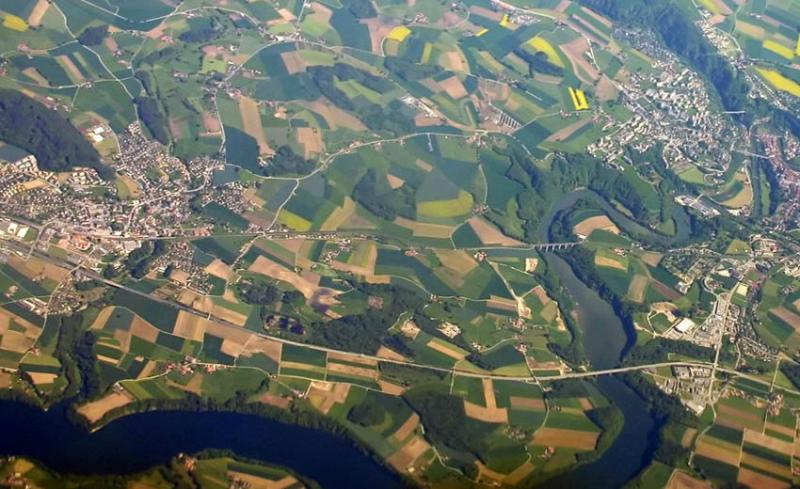 river (*)