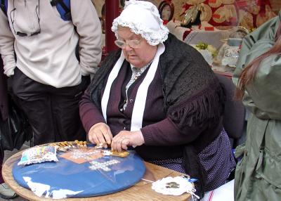 Making lace the old-fashioned way