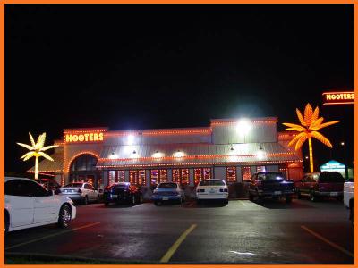Hooters Rivergate