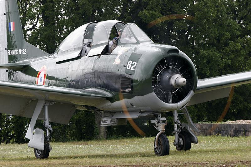 Avion d'entraînement T 28 appelé FENNEC