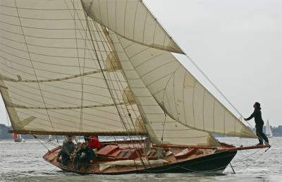 12 Pen Duick au prs, premier voilier mythique d'Eric Tabarly