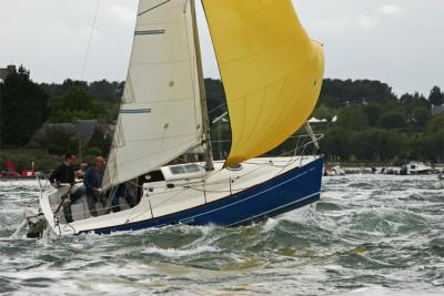 Dun Golfe  lAutre face au courant entre Port-Blanc et lle aux Moines