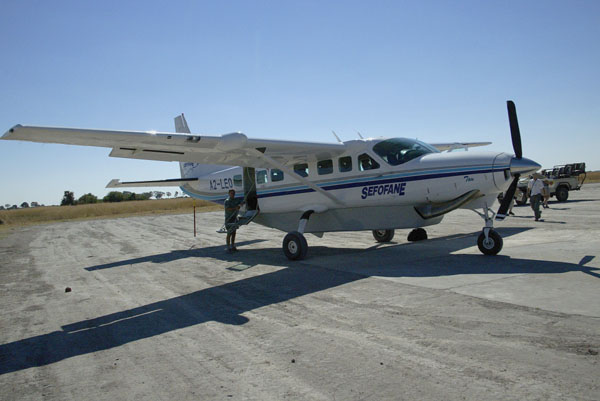 Air transport to Kings Pool and between camps