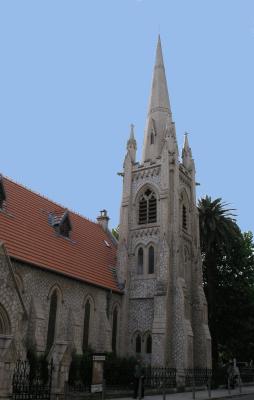Kirke med trn.jpg