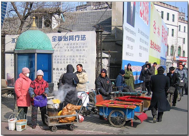 Cold Shenyang morning hot corn & push cart taxis