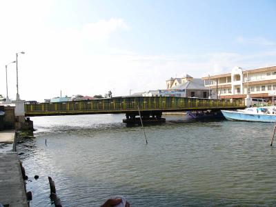 u26/elif/medium/44007284.SwingBridge.jpg