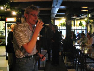 Timo sings