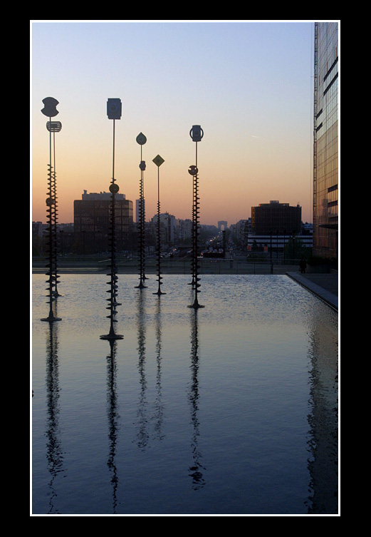 ...One can see the Arc de Triomphe......