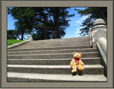 The entrance to Alamo Square