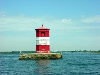 Fort Howard Lighthouse : Down Time Charters