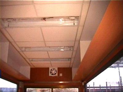 u26/greenrich/medium/43241886.boxceiling.jpg