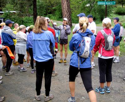 Scott gives a pre-run briefing before the Volcano Canyon run