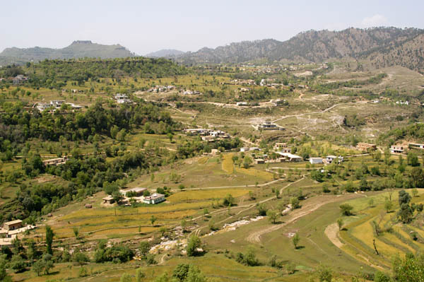 Khawas with Throtchi Fort in background