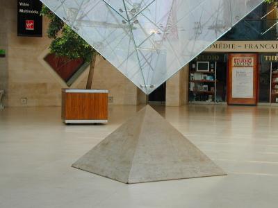 Inverted Pyramid, Louvre (4/30)