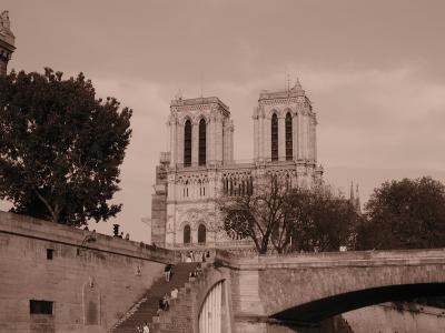 Notre Dame Cathedral, from the boat (5/1)