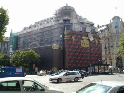 Louis Vuitton Store, Champs Elysees (5/2)
