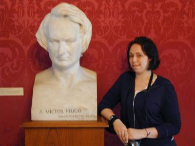 Debbie with Hugos Bust, Maison de Victor Hugo (5/3)