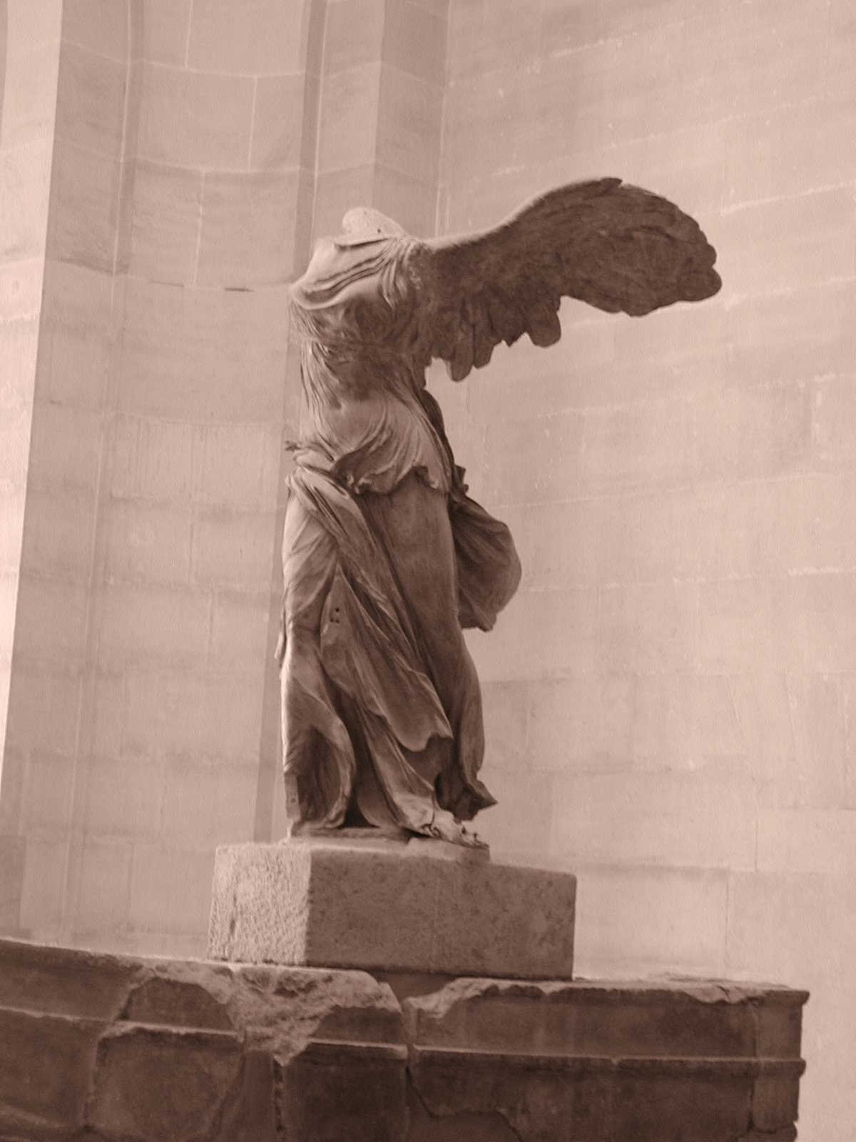 Winged Victory of Samothrace, Louvre (4/30)
