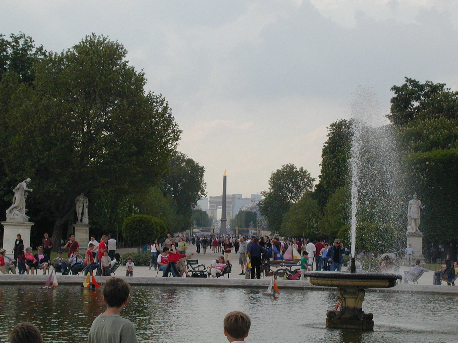 View of Place de la Concorde from the Tuileries (5/2)