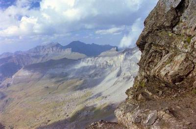 Echappe vers le Pic Long (3192 m) et le pic de Bugarret (3031 m)