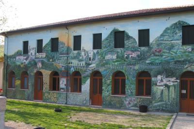 The elementary school at Fontanafredda