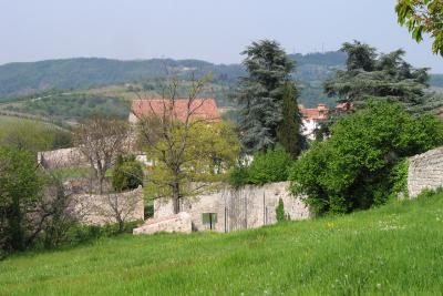 The wall and grounds of Villa Beatrice---from the side