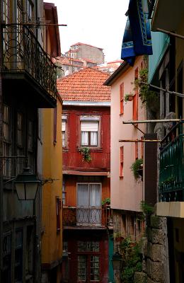Narrow street - Porto