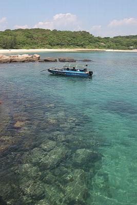 Boat on Tai Tong Wan