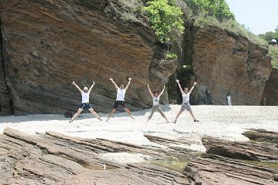 Star Jumping Cham Keng Chau