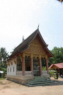 Wat at Ban Xang Hai