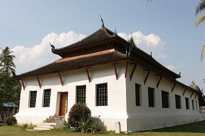 Main Hall at Wat Wisunalat