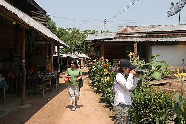 Noon and Jane at Ban Xang Hai