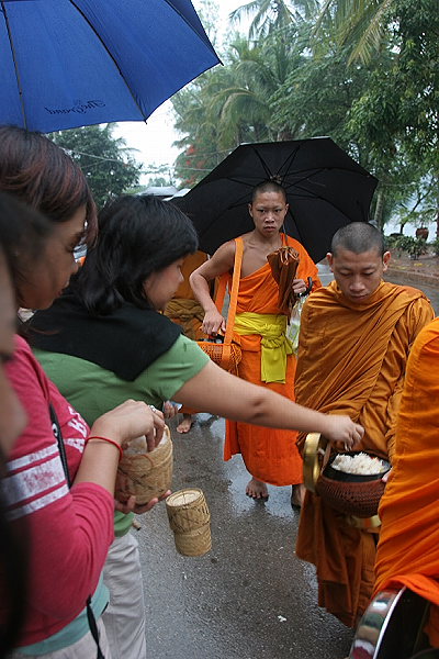 Joyce and Noon at Food Offering