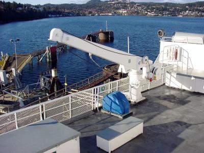 Life raft davit station