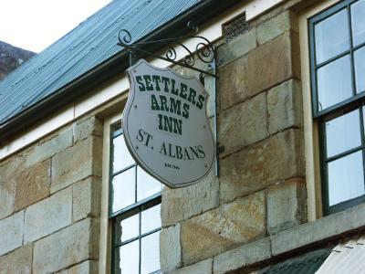 Settlers Arms pub sign