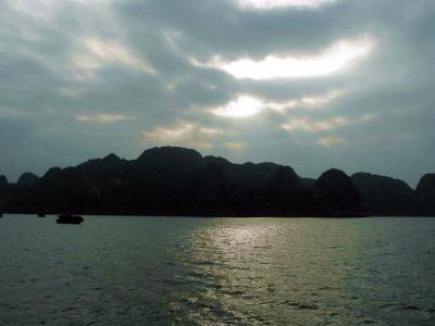 SUNSET IN HALONG