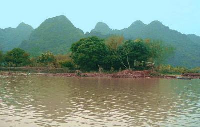 On Yến River of H Ty