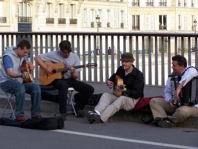 u26/loissd/medium/43353555.StreetMusicians.jpg